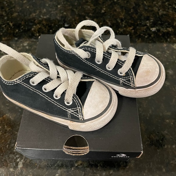 Chuck Taylor Converse Toddler Black and White - Picture 5 of 6